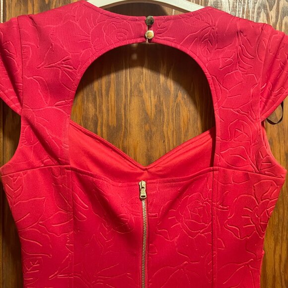 Red Guess Dress, size 4 - Picture 6 of 7